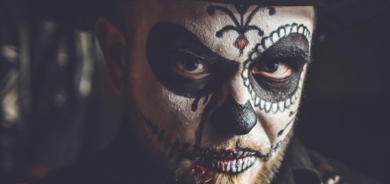 Kraupi stalo žaidimų klubo naktis (video+foto)