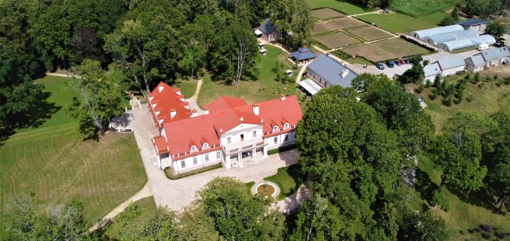 Rugsėjo 1 dieną – visiems moksleiviams NEMOKAMAS įėjimas į Ilzenbergo dvarą - parką!