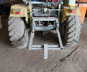 Savos gamybos traktorius 