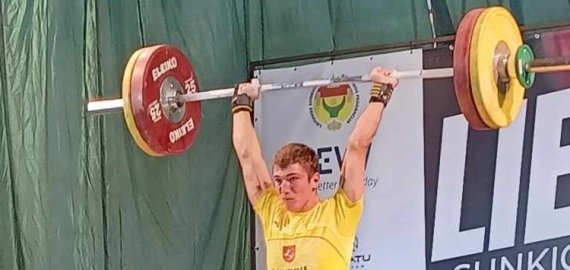 Lietuvos sunkiosios atletikos vyrų ir moterų atskirų veiksmų čempionate – „auksinis“ A. Jasaičio rezultatas