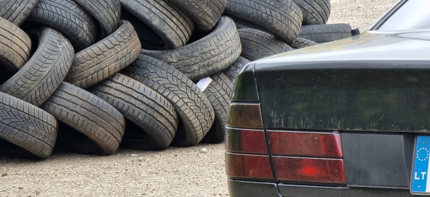 Pasikeitę padangas neužsidirbkite baudų: utilizuokite jas tinkamai