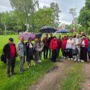 Nelūžtanti Pandėlio vidurinės mokyklos 36 laidos mokinių tradicija – vasaros susitikimai (foto)