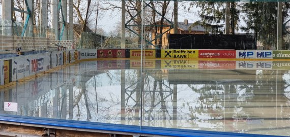 Sezoną pradėjo ir jaunieji ledo ritulininkai