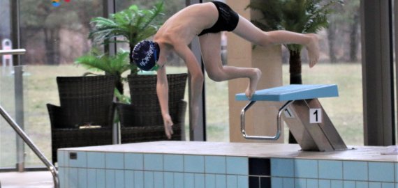 Iš varžybų plaukikai grįžo su medaliais