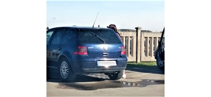 Kalneliškių kapinėse atsidarė savitarnos automobilių plovykla? (foto)