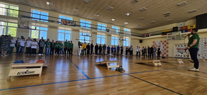 „Cornhole“ turnyre netrūko geros nuotaikos ir azarto (video+foto)