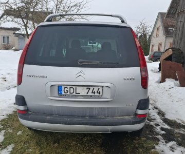 „Citroen C8“