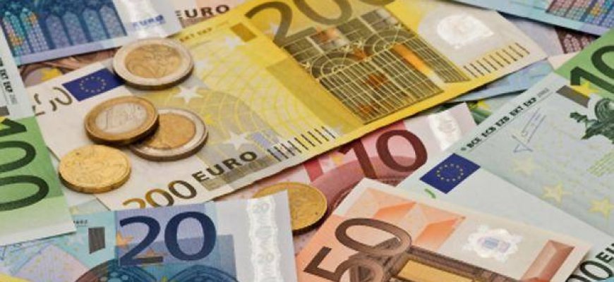 Tūkstančiai gyventojų nuo sausio į rankas gaus mažiau algos