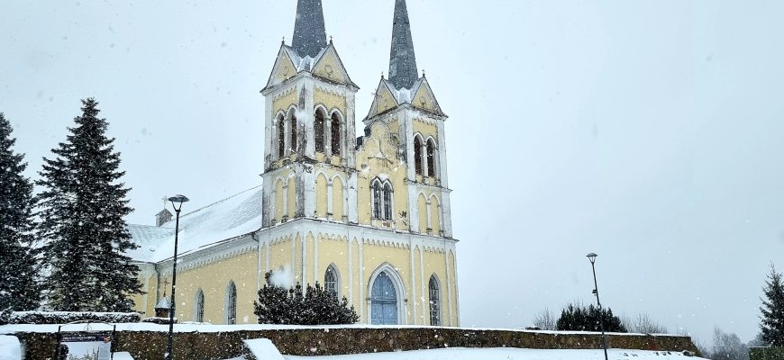 Šią vasarą bus tvarkomos Obelių ir Aleksandravėlės bažnyčios