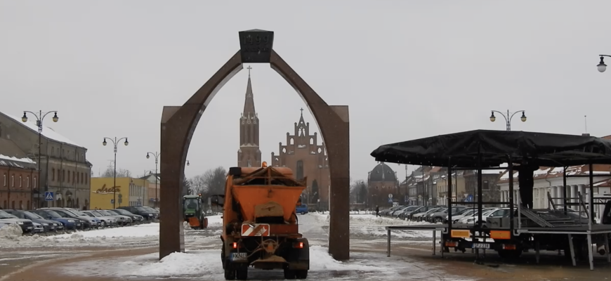 Sujudimas miesto centre - Nepriklausomybės aikštė ruošiasi Naujųjų metų sutikimui (video)