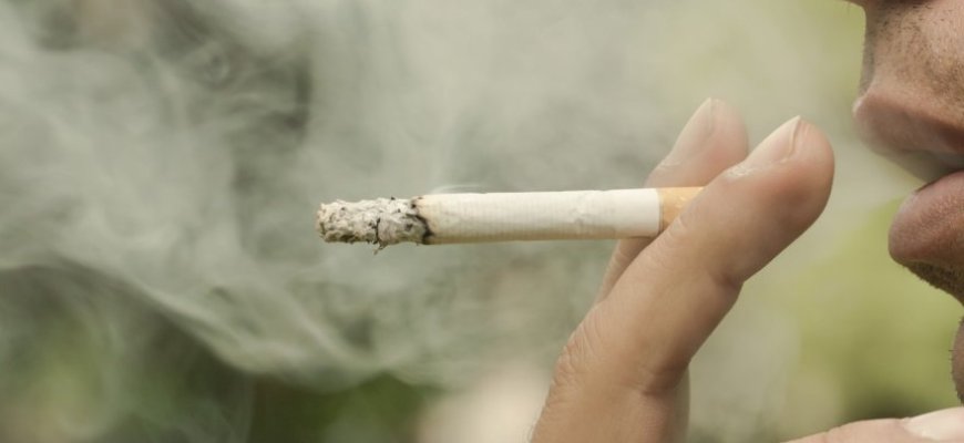 Valdžia pribrendo naujiems draudimams: nebebus galima rūkyti lauko kavinėse, balkonuose ir stotelėse pokyčiai laukia ir perkant cigaretes