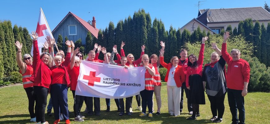 Raudonojo Kryžiaus ekipažas užsuko į Rokiškį (foto)