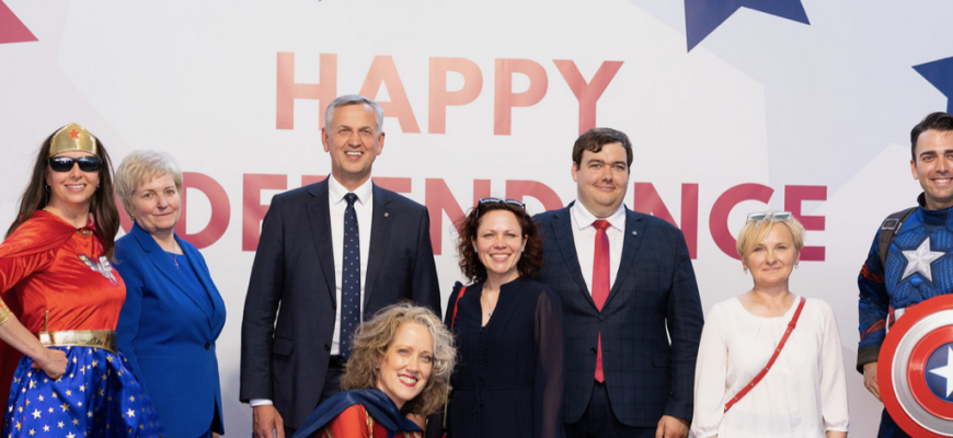 Ambasados kvietimu rokiškėnai iš anksto atšventė JAV Nepriklausomybės dieną (foto)