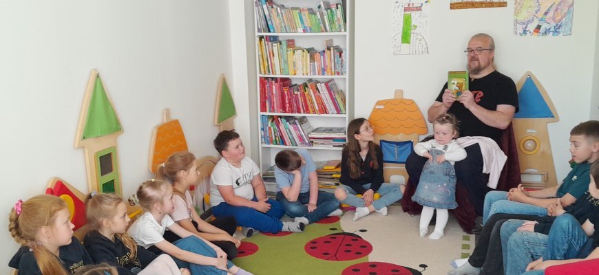 Kviečia jungtis prie akcijos TĖČIAI SKAITO VAIKAMS
