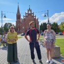 Keliautojas jau namuose: D. Mikalkėnui užkabintas ąžuolo vainikas ir iškeptas kelio formos tortas (foto+video)