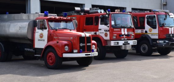 Priešgaisrinė tarnyba neturėjo ramaus šventinio savaitgalio