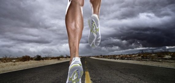 Tyrimas: 65 proc. žmonių bėgant skauda kurią nors kūno vietą 