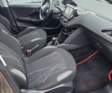 „Peugeot 208“
