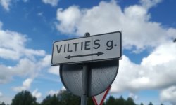 Vilties g. padegtas „BMW“