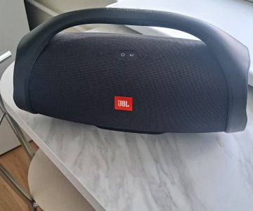 „JBL BoomBox“ kolonėlė