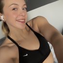 Liauna šviesiaplaukė G. Laucytė ne tokia gležna: sunkiaatletės pasiekimuose – Lietuvos čempionės titulas