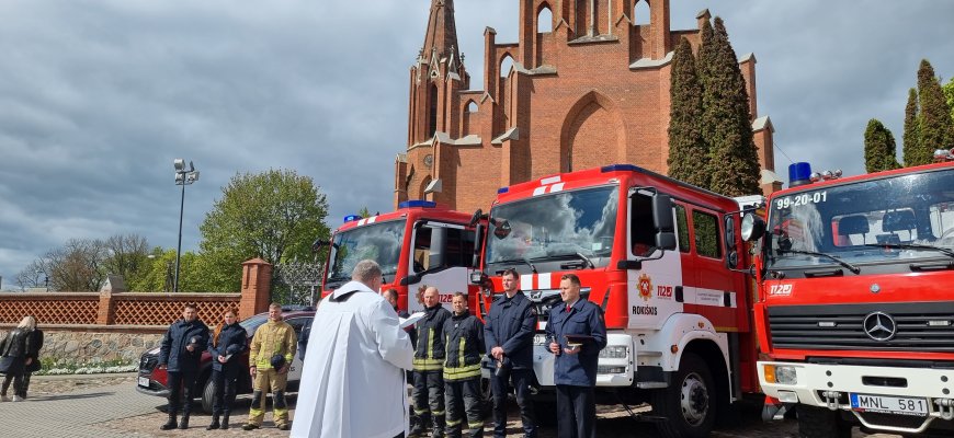 Šv. Florijono dieną Rokiškio ugniagesiai sulaukė gausybės sveikinimų (foto+video))