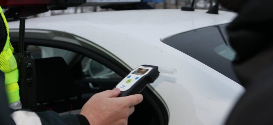 Vairuotojai nebijo įstatymų ir toliau sėda už vairo išgėrę