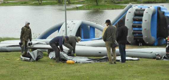 Batutų parko įrengimo darbai prie Rokiškio ežero (video+foto)