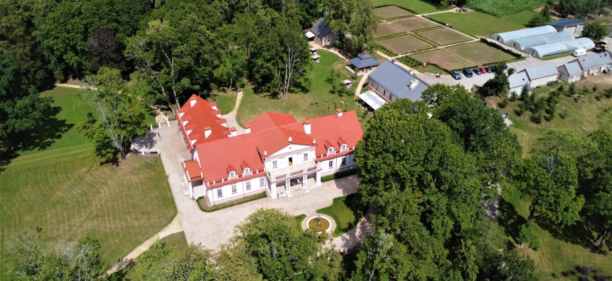 Rugsėjo 1 dieną – visiems moksleiviams NEMOKAMAS įėjimas į Ilzenbergo dvarą - parką!