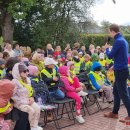 Vienintelė Lietuvoje „Keliaujanti skaityklėlė“ po vasaros klajonių sugrįžo namo: šiemet tapo tarptautine (foto)