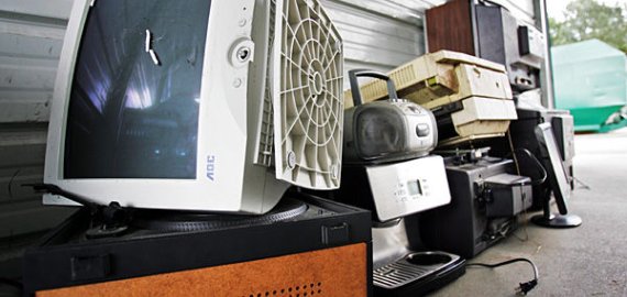 Visą balandį AB „Rokiškio komunalininkas“ nemokamai renka pavojingas ir didžiąsias buities atliekas