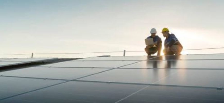 Saulės elektrinės namams: kokie yra jų įrengimo etapai?