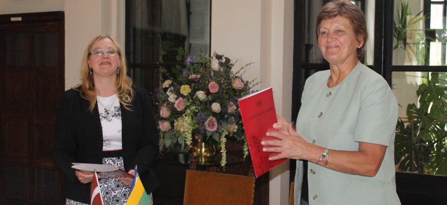 Pasirašyta istorinė sutartis