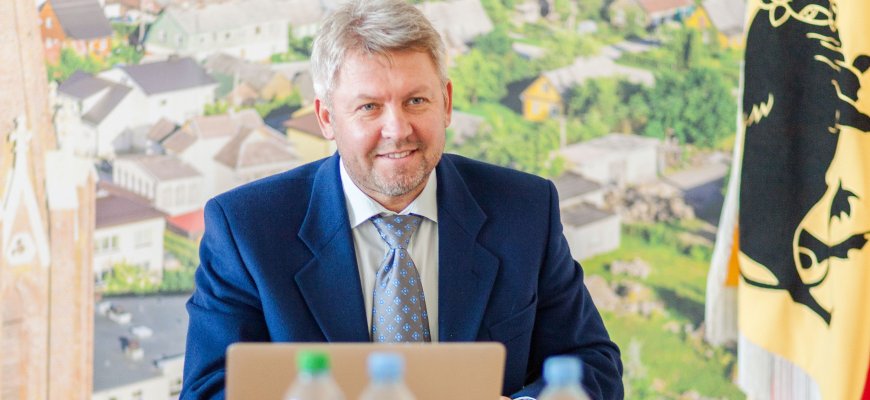 Miestelėnų smalsumas: „Kas bus rodoma savivaldybės ekrane ir kur persikels ledo arena?
