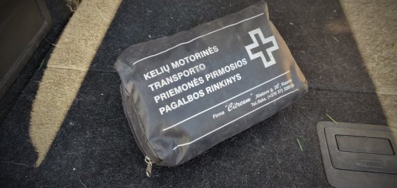 Atidėtas vaistinėlių automobiliuose atnaujinimo terminas