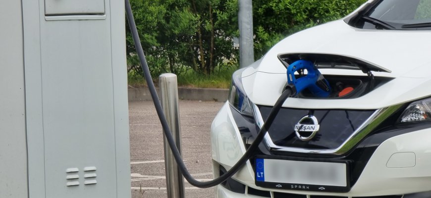 Subsidijoms už įsigytus elektromobilius – dar 1 mln. eurų