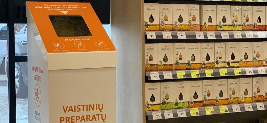 Vienoje iš Rokiškio vaistinių įrengta utilizuojamų vaistų dėžė skatins tinkamai rūšiuoti
