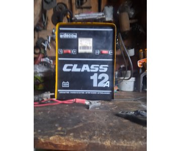 Akumuliatoriaus įkroviklis