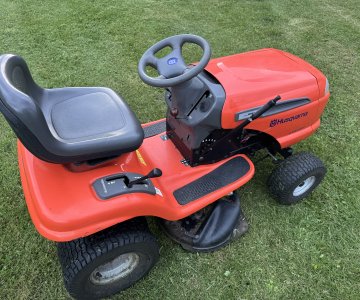 „Husqvarna LTH 151“