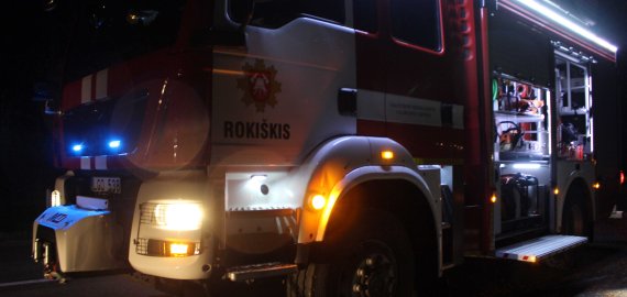Kazliškėlio kaime sudegė tvartas – įvykis tiriamas