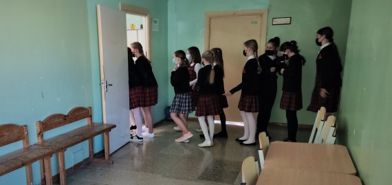 Taikant saugumo priemones rugsėjį mokiniai mokysis klasėse