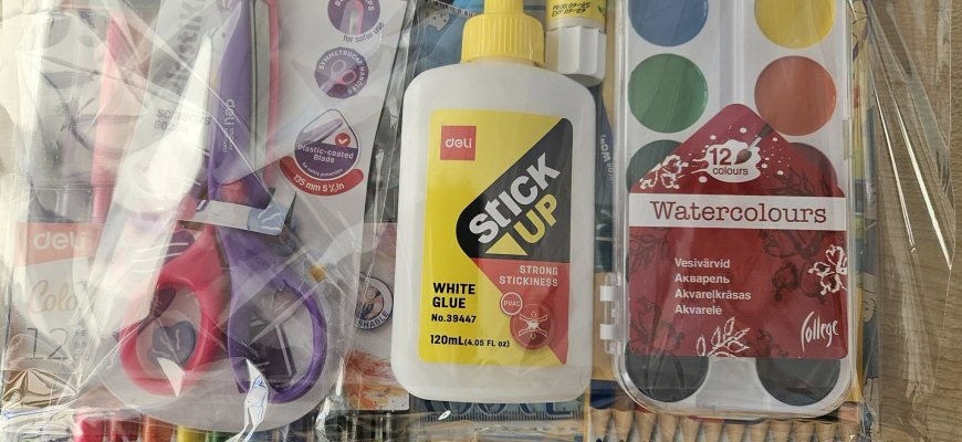 Rugsėjo 1-ąją pirmokėliai dovanų gaus po mokyklinių reikmenų rinkinį