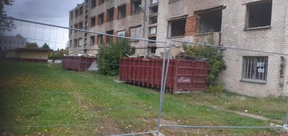 Atsisveikinimas su legenda: pradėtas griauti Juodupės „Pentagonas“