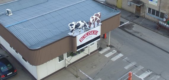 Pienininkai: pieno žaliavos importo sustabdymas sužlugdytų visą pieno sektorių