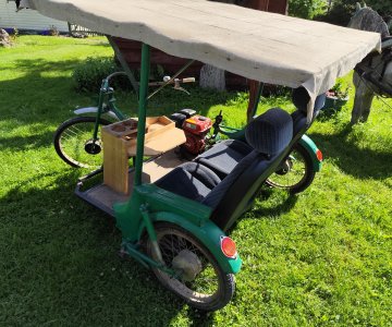 Savaeigė pavėsinė 