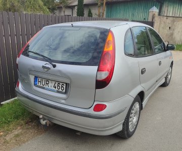 „Nissan Almera Tino“