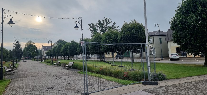 Pažadėjo – nepatiešėjo: Nepriklausomybės a. jau juosia tvoros