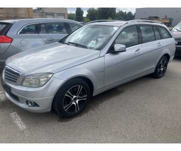 „Mercedes C220“