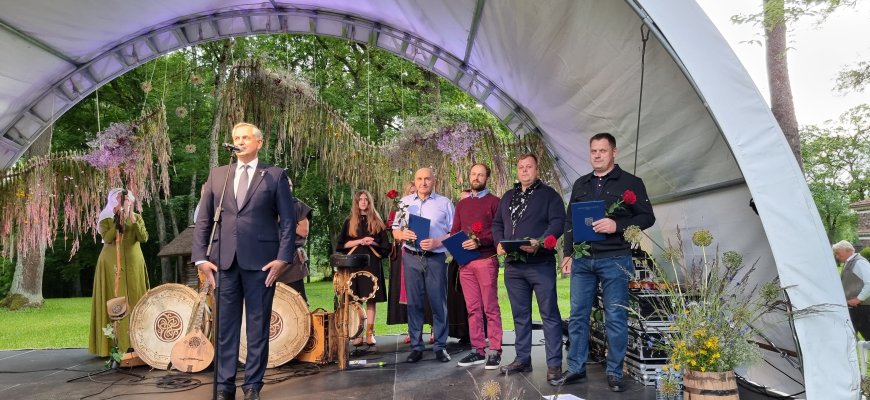 Valstybės dienos akcentas – pagerbti keturi krašto ugniagesiai (foto)