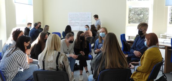 Panevėžio regiono jaunimas susitelkė, diskutuodamas svarbiausiais jiems klausimais (foto)